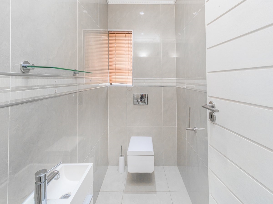 4 Bedroom Property for Sale in Xanadu North West